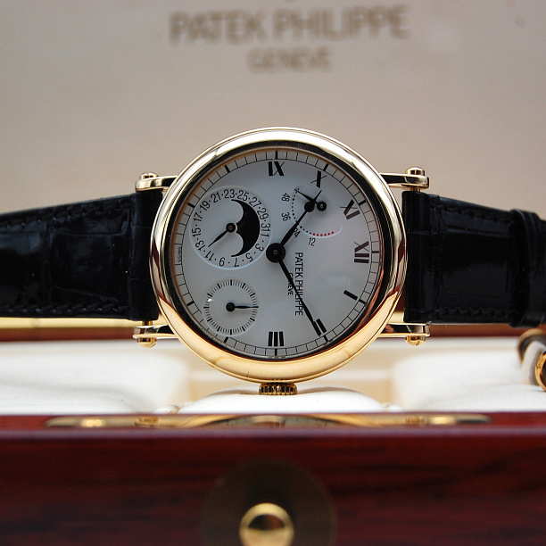 Complications Power Reserve Moon Phase
